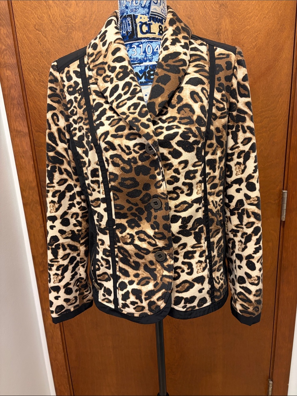 Chico s leopard Print Blazer Jacket in Brown and Cream size 1 , small